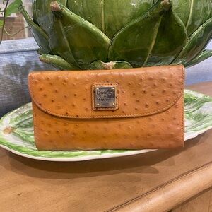 Dooney & Bourke Ostrich texture leather wallet
